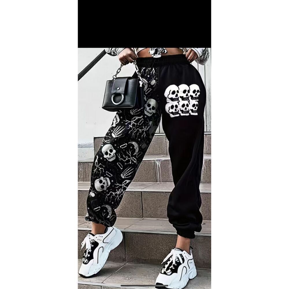 Skull black joggers tapered at ankle Size xl tag says xxl